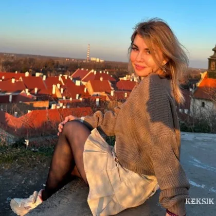 девушка ищет встречу как вспышку
